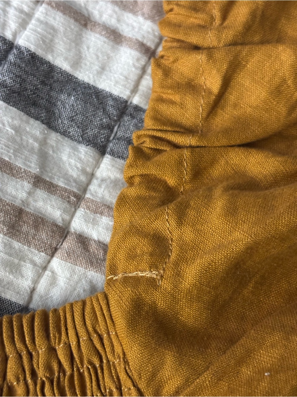 Marigold Linen Puff-Sleeve Smocked Women's Top - Picture 5 of 17